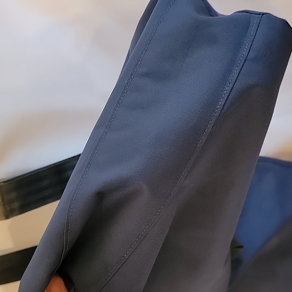 Columbia EUC Periwinkle Blue Crossbody Messenger Bag Purse Lightweight Very Nice - Picture 12 of 16